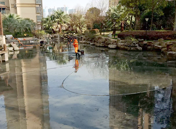 特克斯景观池淤泥清理